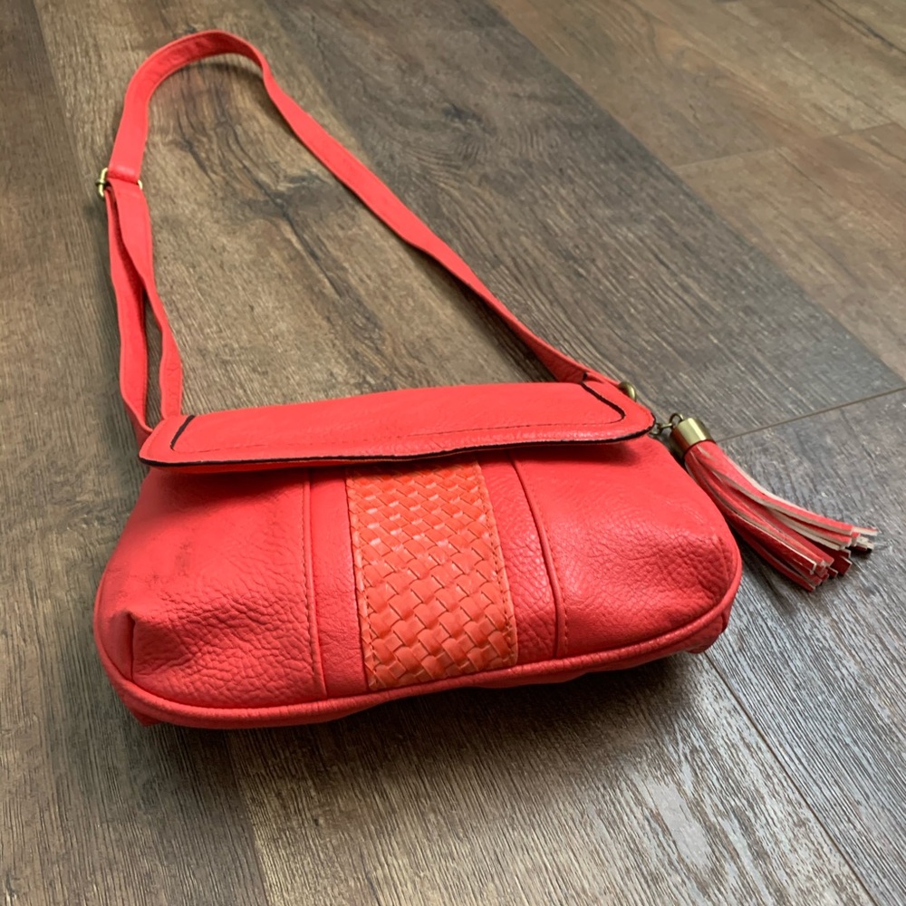 Donated. Vegan Crossbody Bag - Picture 4 of 10